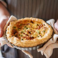 子供も大好き！「おつまみ鰹とグリーンピースのキッシュ」