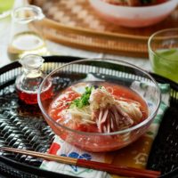 冷たいトマトのピリ辛そうめん
