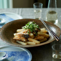 倖ぽん酢を使った塩さばと山芋のさっぱり煮
